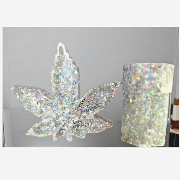 Maple Leaf Ashtray W/Tobacco Jar Multi Glitter Resin "Made By Vickie" 5½ x 5 x ¾ - Picture 1 of 6